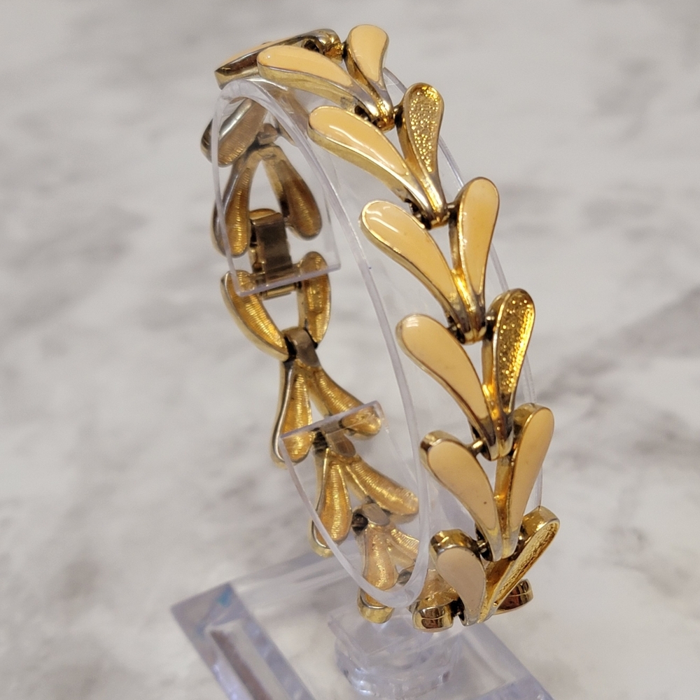 VTG 40s Pink Enamel & Gold Tone Bracelet Leaf Foldover Clasp Art Deco 7"‎ Gift